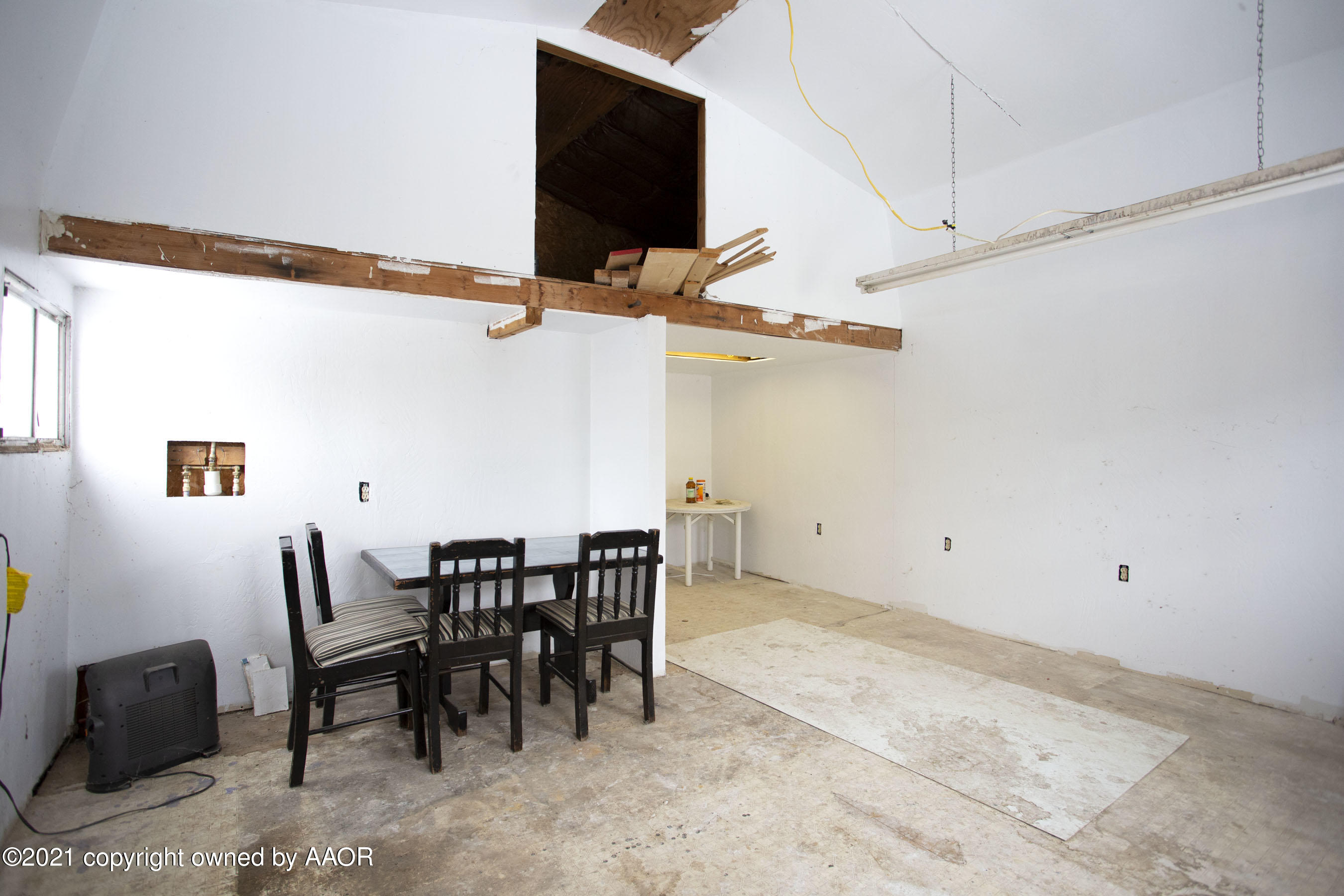 4312 South Monroe Street Amarillo, TX 79110 - Photo 16 of 18 a view of a dining room with furniture