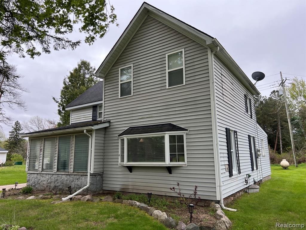 25 West Hunters Creek Road Lapeer, MI 48446 - Photo 3 of 28
