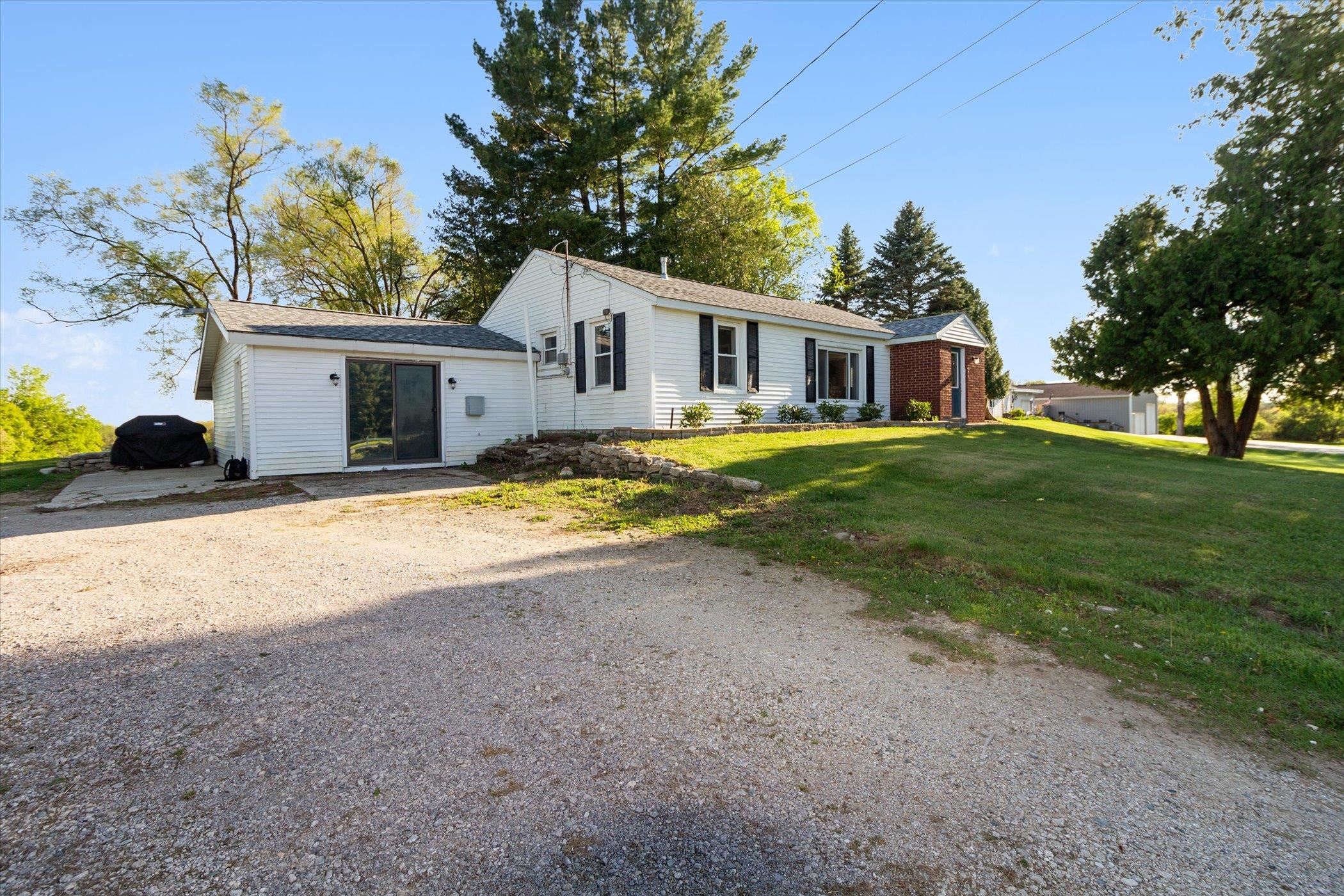 9693 West Monroe Road Elwell, MI 48832 - Photo 2 of 39