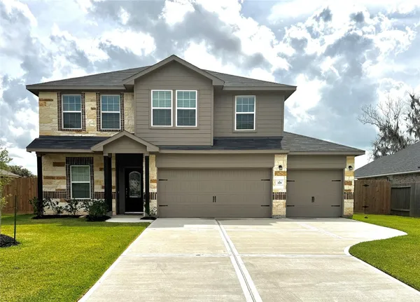 $2,700 | 359 Twin Lakes Boulevard West, West Columbia, TX 77486