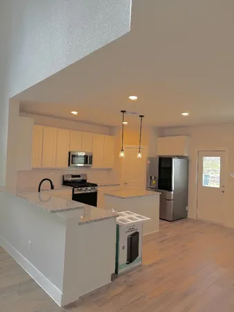 $2,700 | 359 Twin Lakes Boulevard West, West Columbia, TX 77486