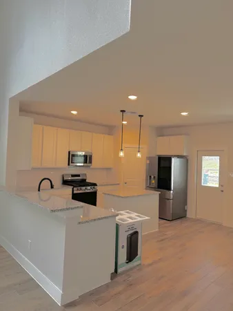 $2,700 | 359 Twin Lakes Boulevard West, West Columbia, TX 77486