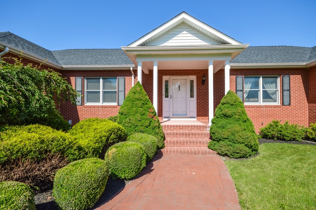 83 Mendall Road Acushnet, MA 02743 - Photo 3 of 29 Gallery Image 3
