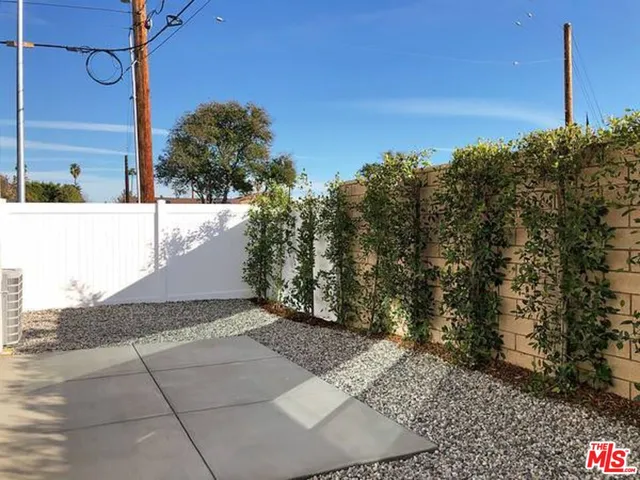 $3,695 | 7105 Tampa Avenue, Unit 7101, Reseda, CA 91335