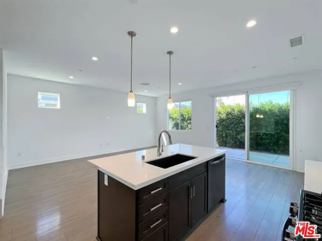 $3,695 | 7105 Tampa Avenue, Unit 7101, Reseda, CA 91335