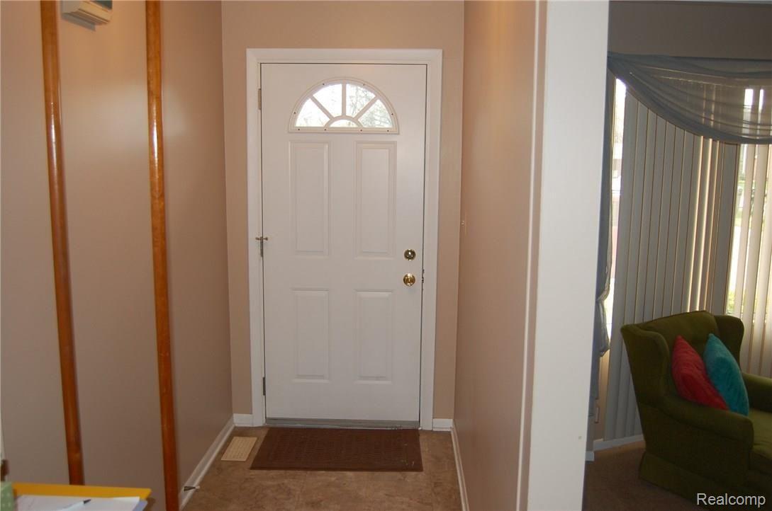 22100 King Road Trenton, MI 48183 - Photo 3 of 37 DSC_0007.JPG