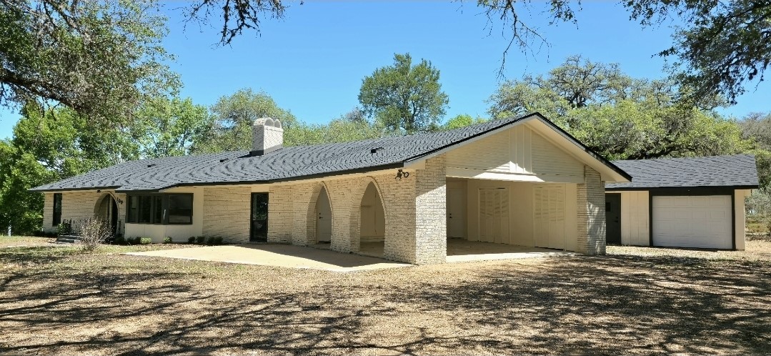 109 Cernosek Road La Grange, TX 78945 - Photo 3 of 27