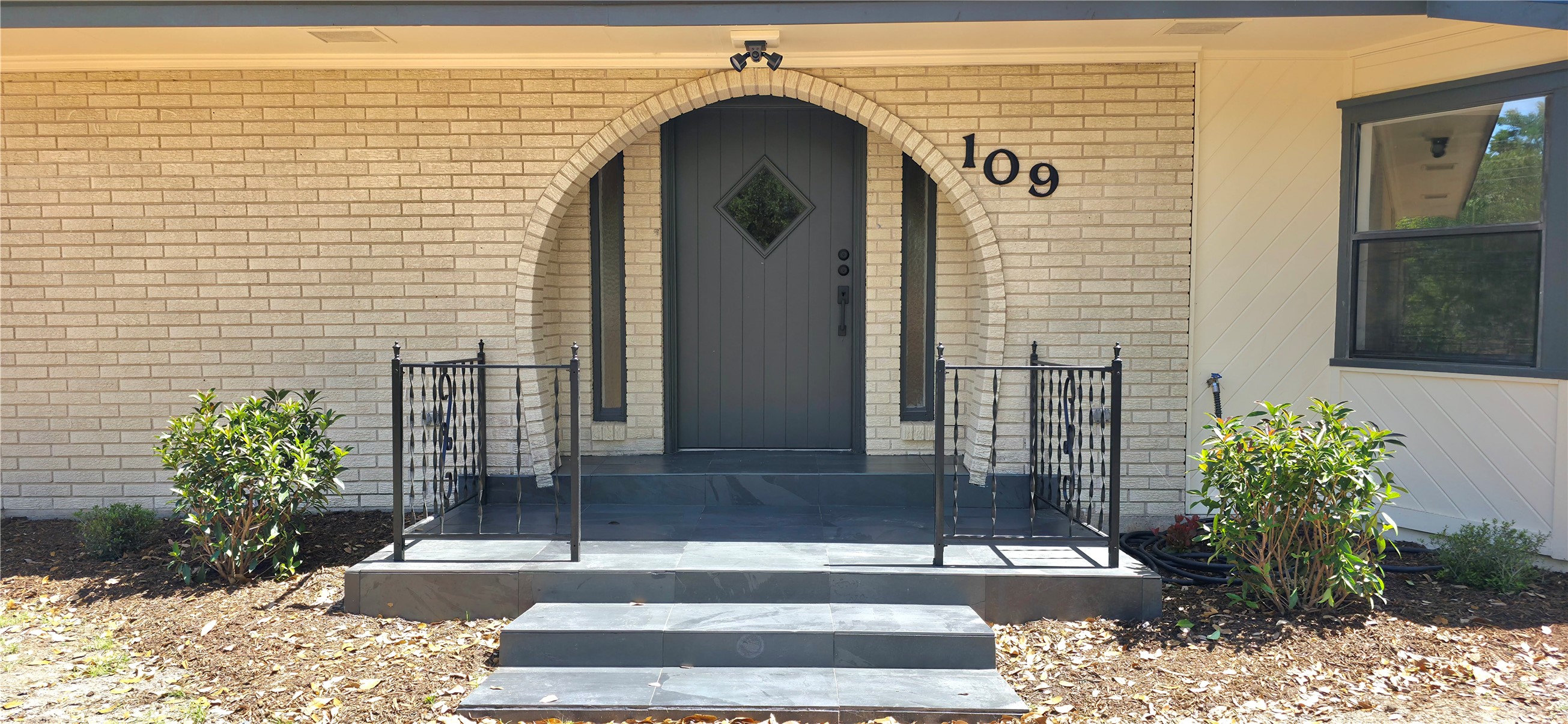 109 Cernosek Road La Grange, TX 78945 - Photo 4 of 27