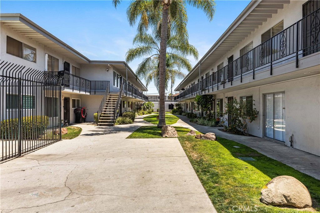 5530 Ackerfield Avenue, Unit 206 Long Beach, CA 90805 - Photo 27 of 33