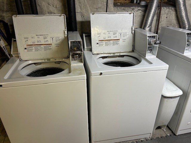 31 Goddard Street Webster, MA 01570 - Photo 27 of 31 a utility room with dryer and washer