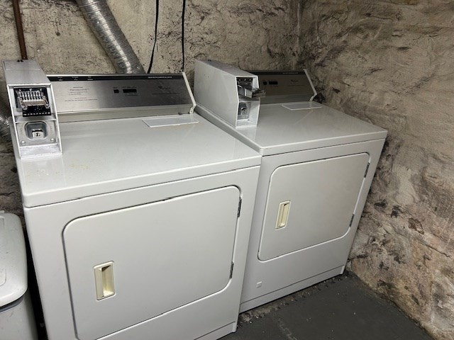 31 Goddard Street Webster, MA 01570 - Photo 28 of 31 a utility room with dryer and washer