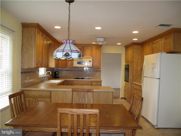613 Landis Road Telford, PA 18969 - Photo 9 of 21 Kitchen