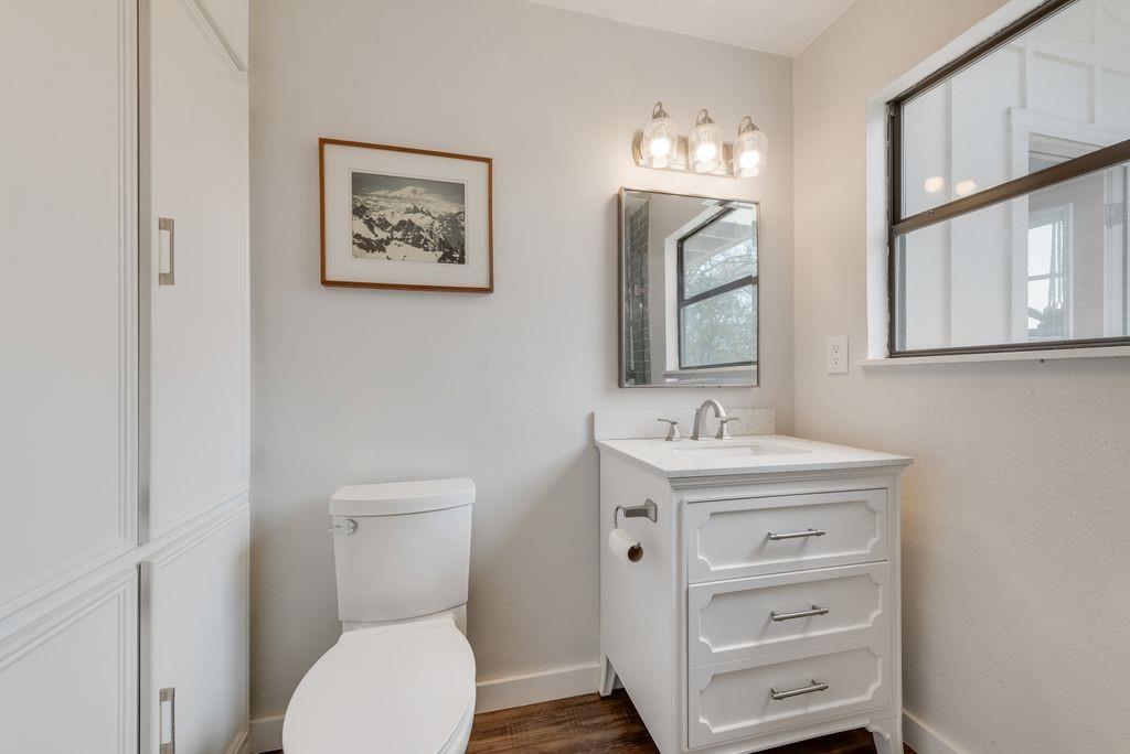 170 County Road 3326 Emory, TX 75440 - Photo 25 of 40 Half bath (downstairs)