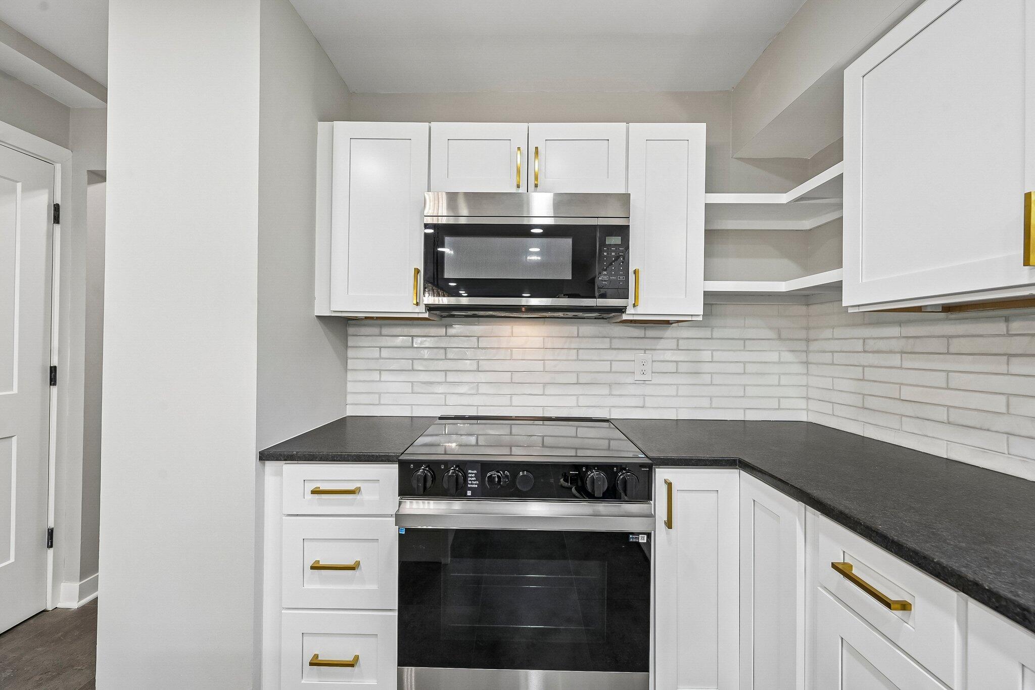 957 Old Farm Road Columbus, OH 43213 - Photo 10 of 43 11