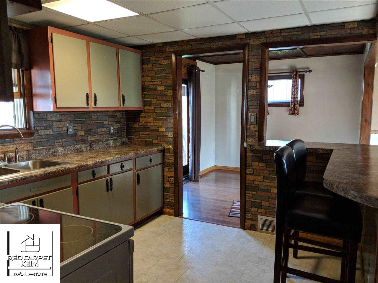 2413 Howe Road Burton, MI 48519 - Photo 9 of 29 21443208-8.JPG