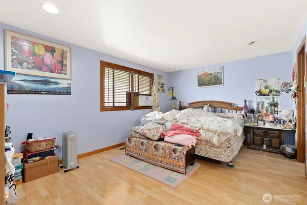 $880,000 | 5233 33rd Avenue South, Seattle, WA 98118