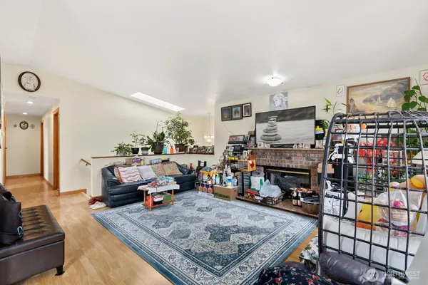 $880,000 | 5233 33rd Avenue South, Seattle, WA 98118