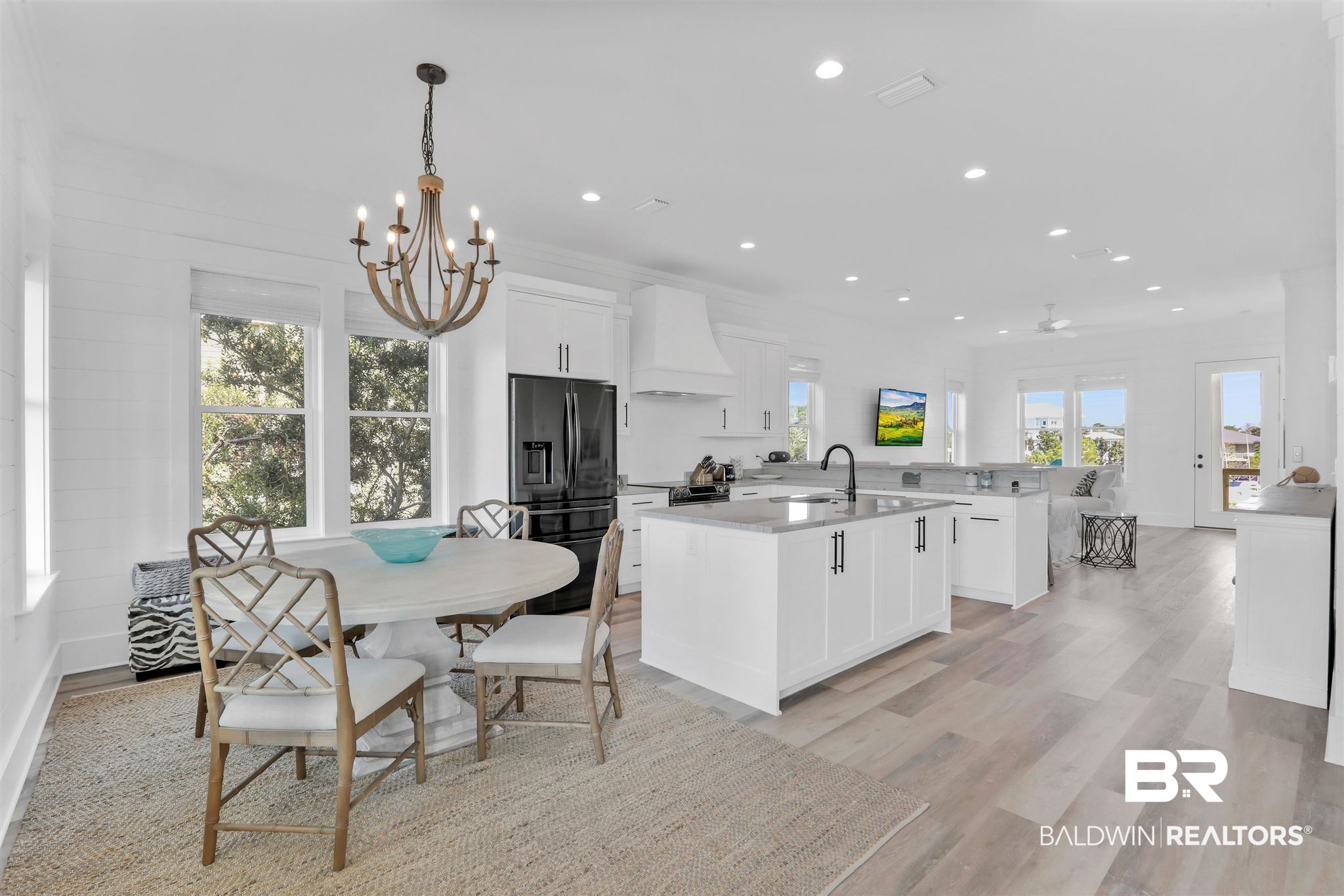 30147 River Road Orange Beach, AL 36561 - Photo 4 of 40 Dinning/Kitchen