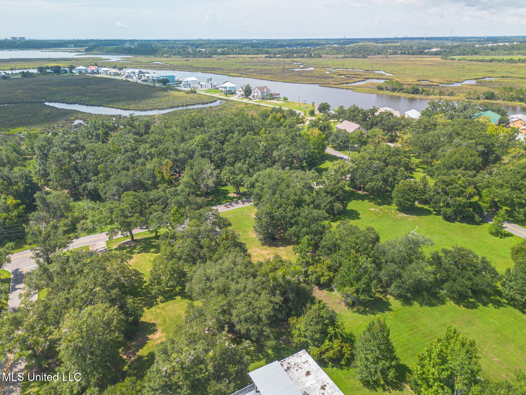 10158 East Shorecrest Road Biloxi, MS 39532 - Photo 11 of 12 Shorecrest-8