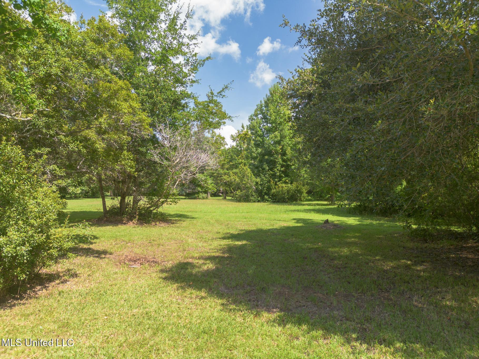 10158 East Shorecrest Road Biloxi, MS 39532 - Photo 4 of 12 Shorecrest-10