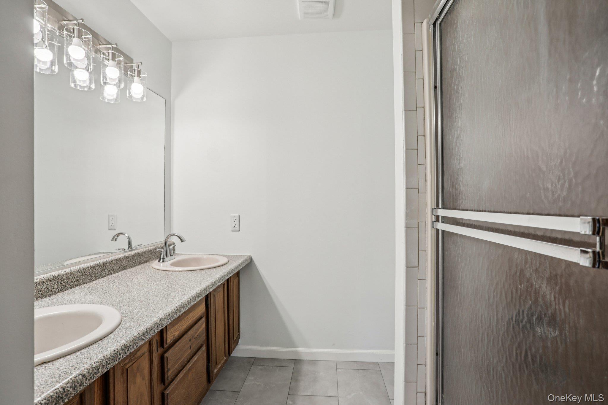 597 Saddle River Road Chestnut Ridge, NY 10952 - Photo 24 of 34