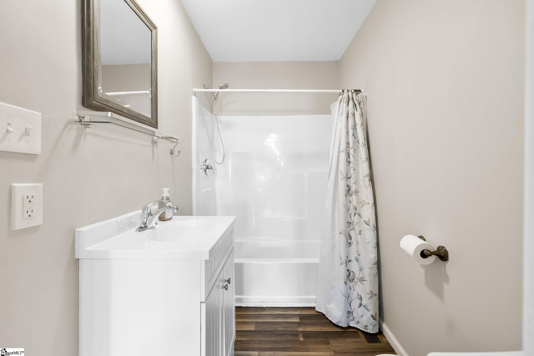 11601 Highway 221 Woodruff, SC 29388 - Photo 17 of 30