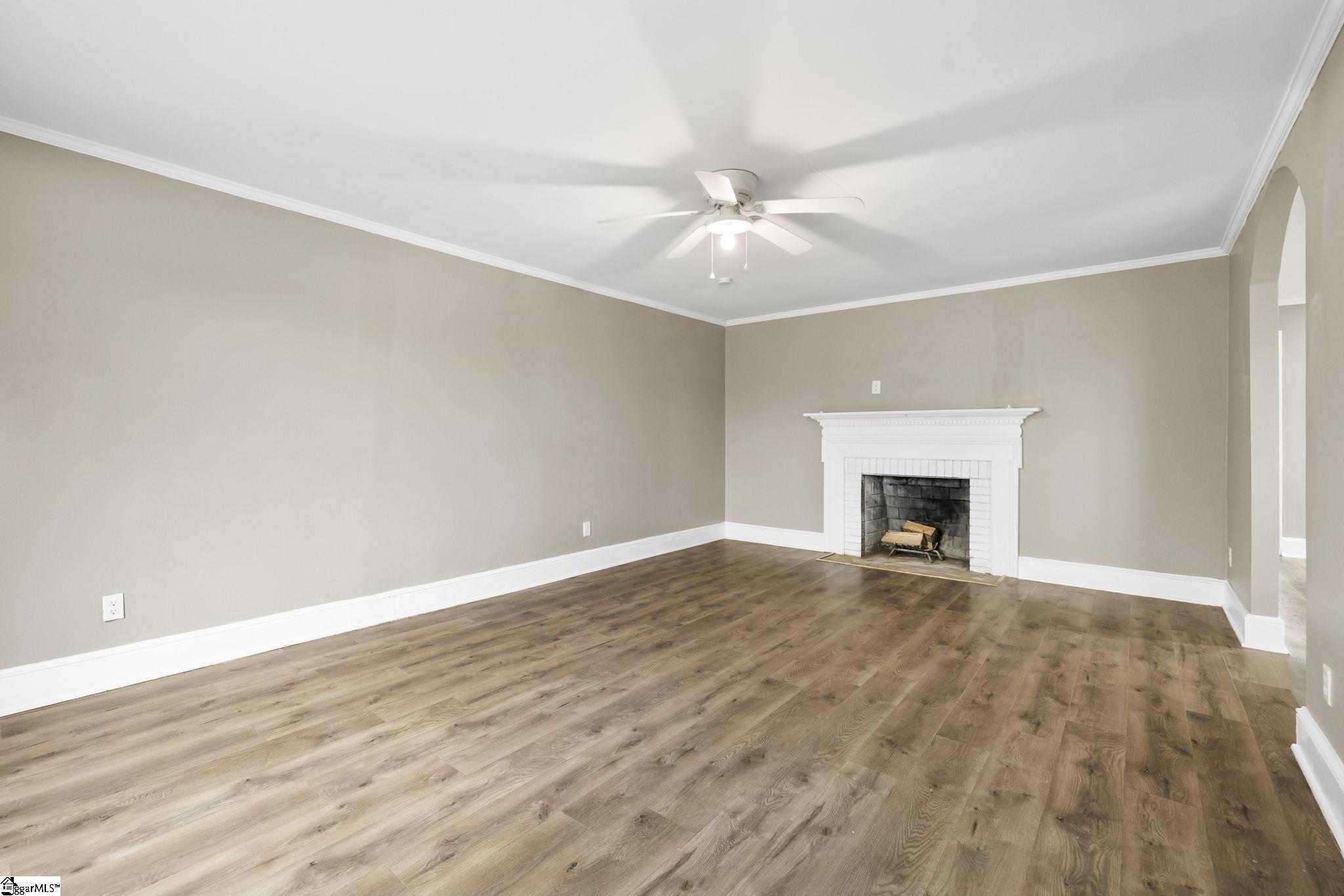 11601 Highway 221 Woodruff, SC 29388 - Photo 3 of 30