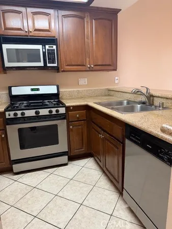 $2,300 | 995 Margarita Drive, Corona, CA 92879