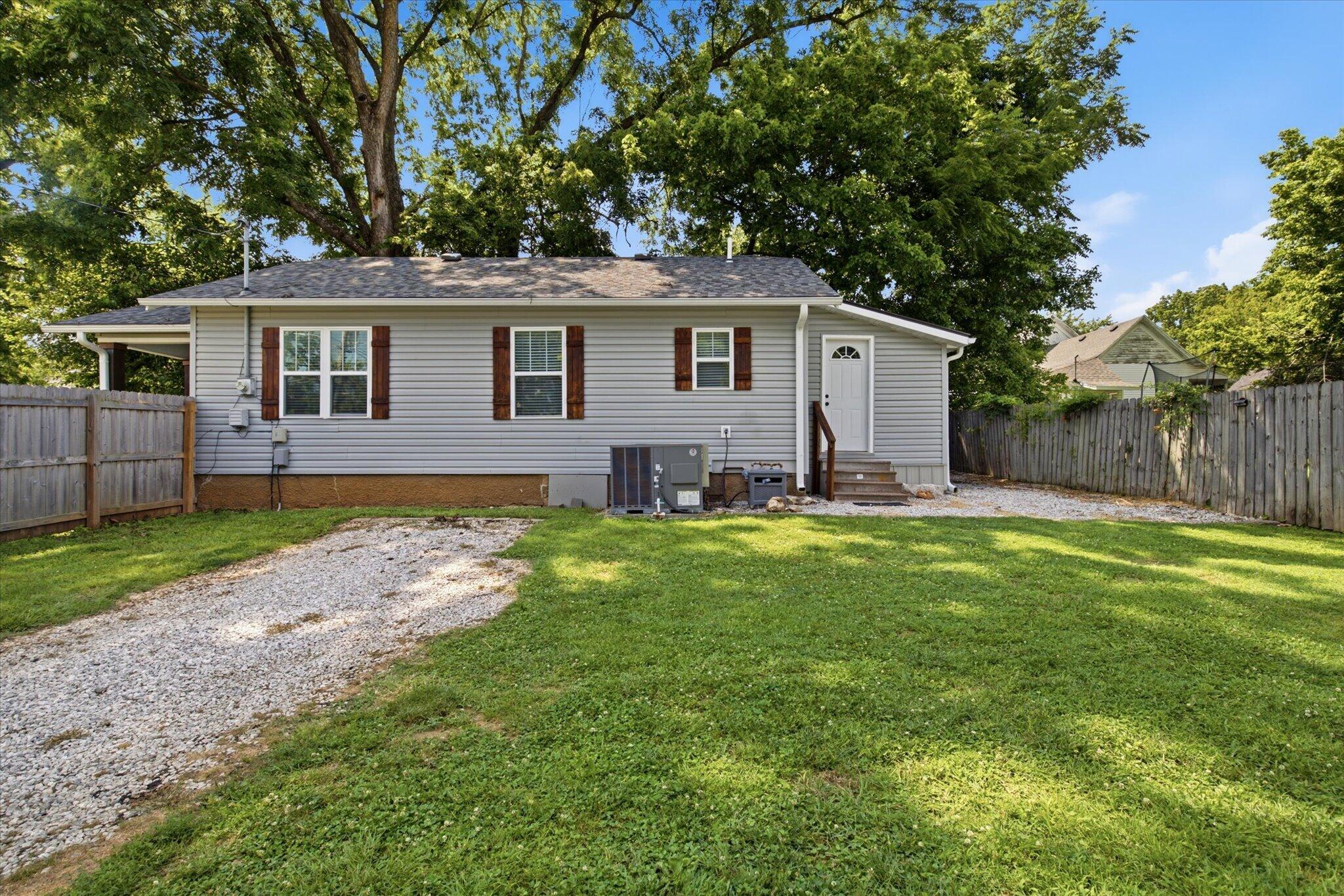 311 East Dale Street Springfield, MO 65803 - Photo 19 of 21 04-IMG_0211