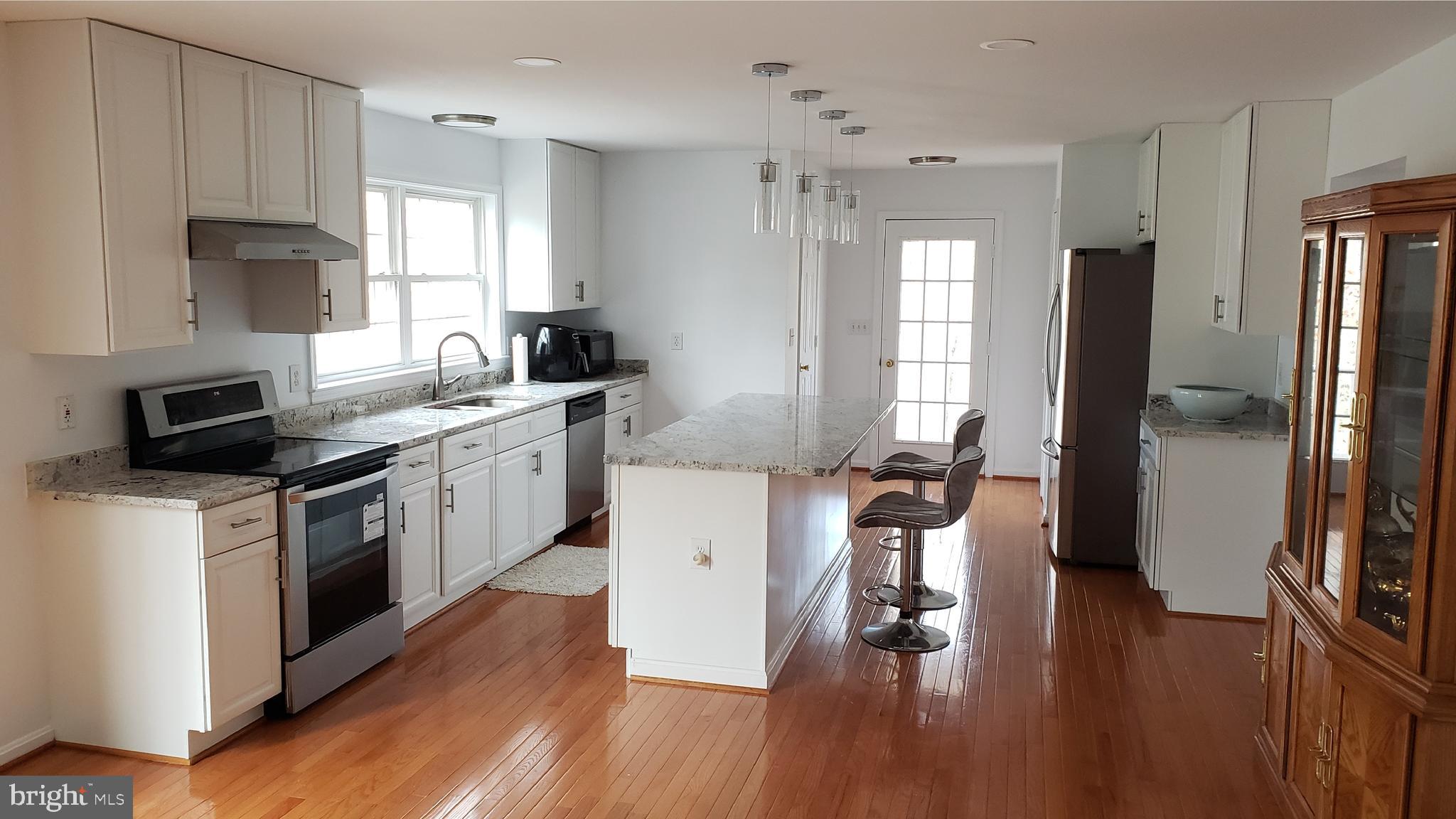 21 Hoy Road Stafford, VA 22556 - Photo 3 of 17 Updated Kitchen with Granite Countertop & SS App