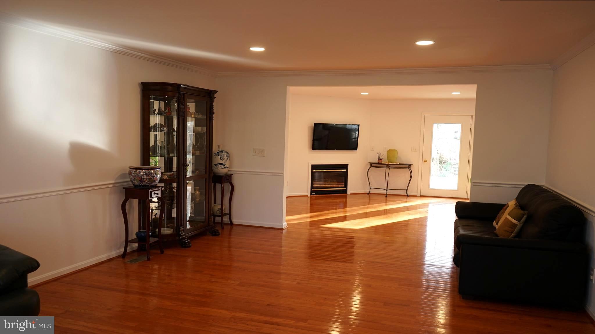 21 Hoy Road Stafford, VA 22556 - Photo 7 of 17 Living Room View 2