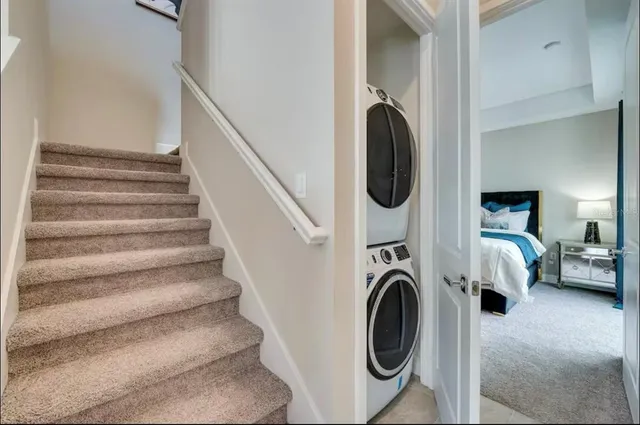 a view of entryway with washer and dryer