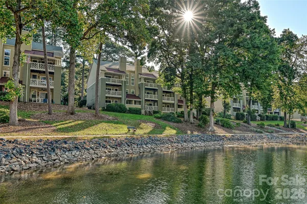 $278,500 | 19901 Henderson Road, Unit C, Cornelius, NC 28031