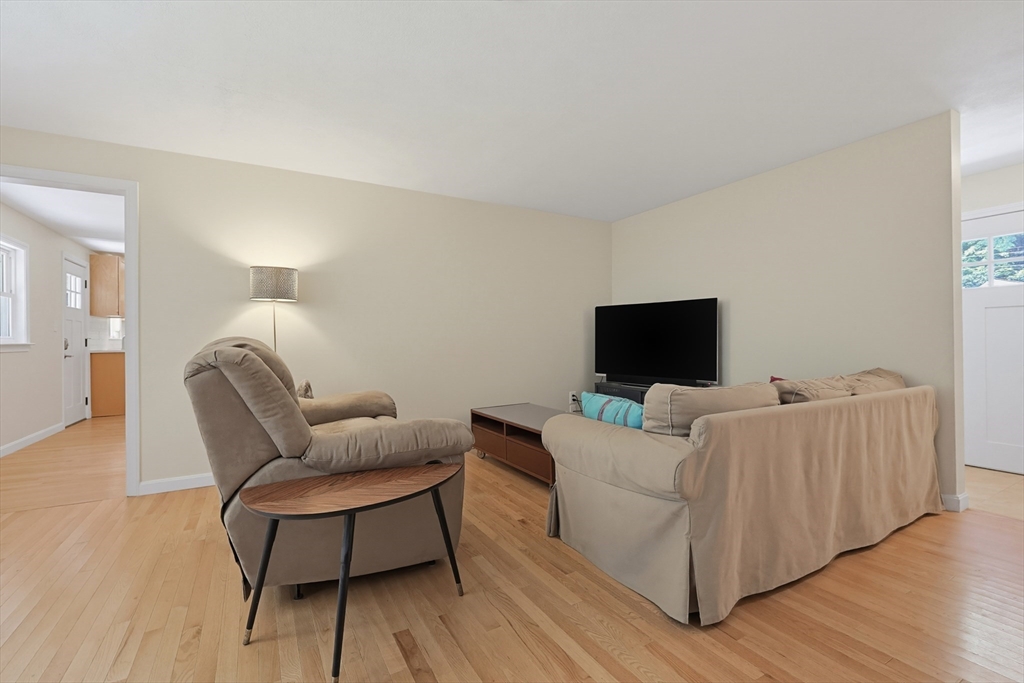 71 Carpenter Road Walpole, MA 02081 - Photo 6 of 30 Gallery Image 6