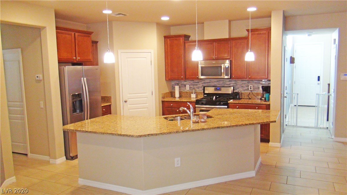 10951 Hunting Hawk Road Las Vegas, NV 89179 - Photo 5 of 26