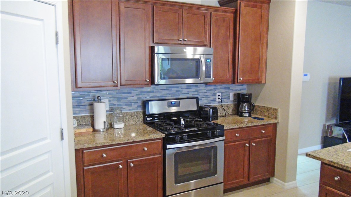 10951 Hunting Hawk Road Las Vegas, NV 89179 - Photo 6 of 26