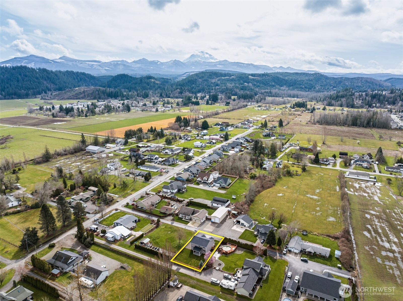 1742 Fieldcrest Place Buckley, WA 98321 - Photo 23 of 27 a view of a city with an ocean