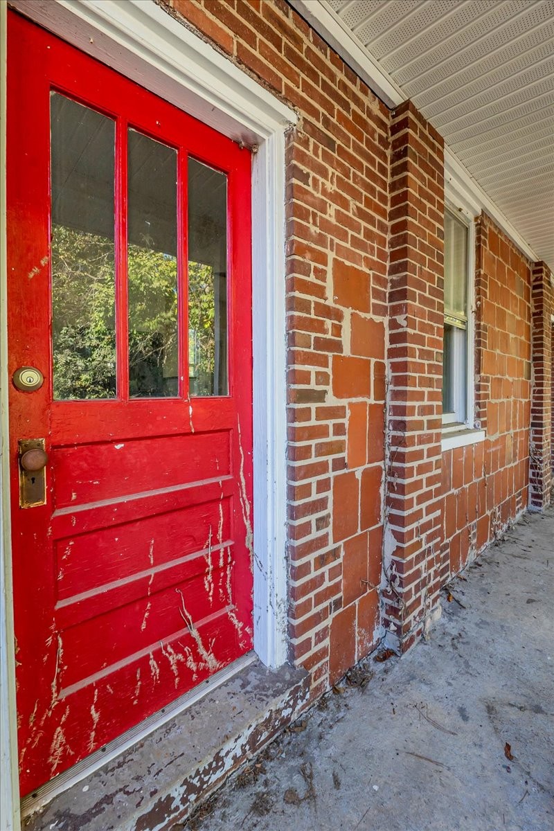 412 East Harp Street Manchester, TN 37355 - Photo 56 of 79 a view of door