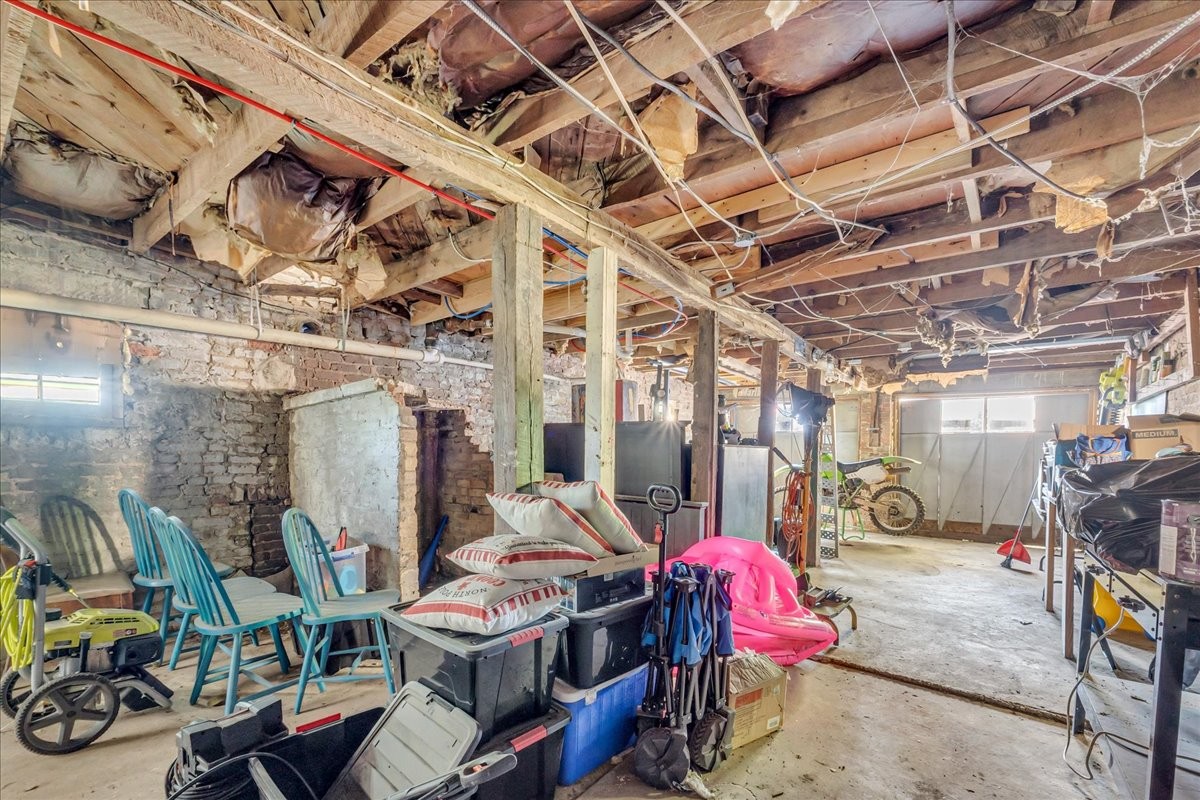 412 East Harp Street Manchester, TN 37355 - Photo 74 of 79 a view of a room with gym equipment