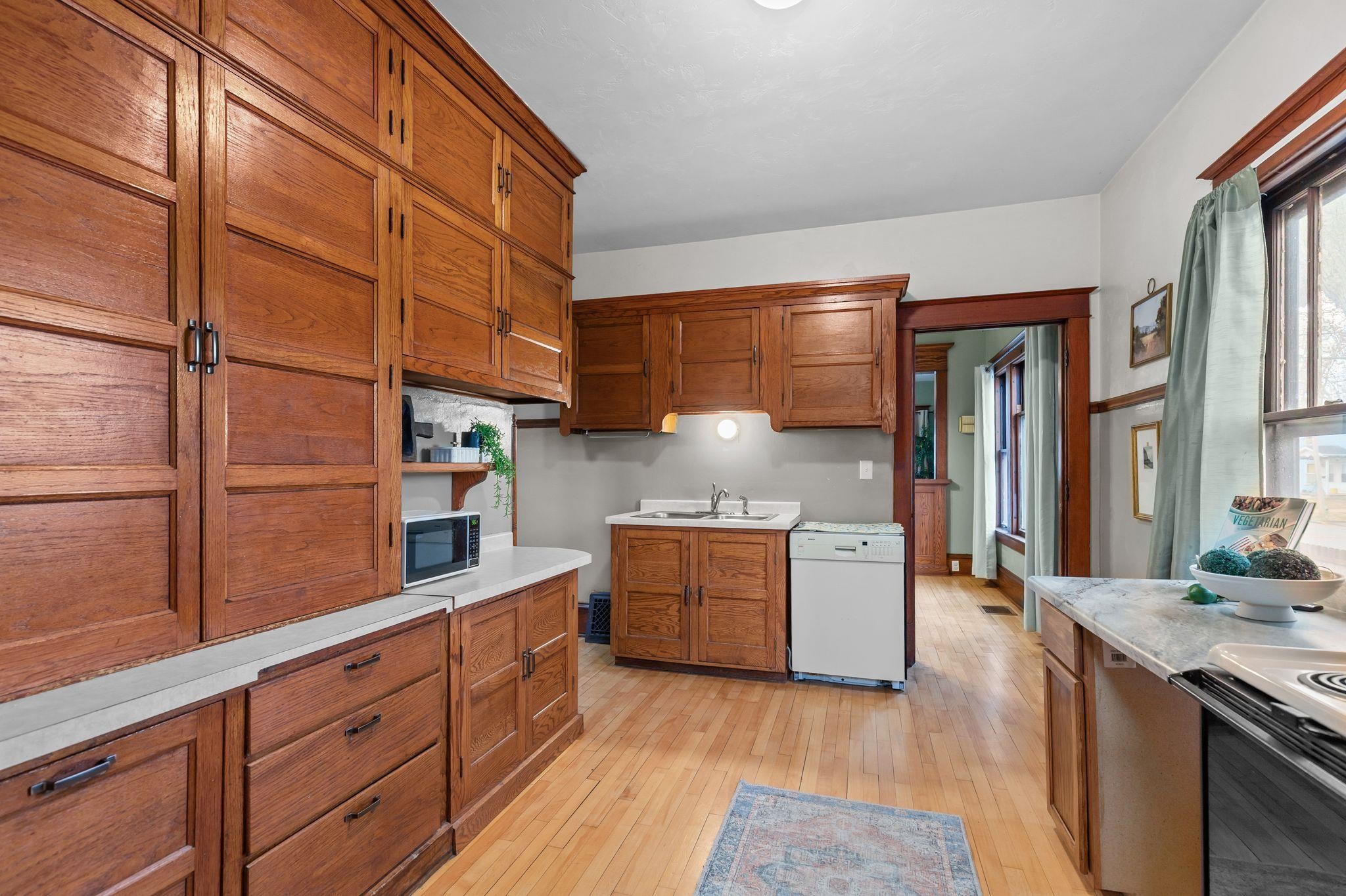 1354 West 2nd Street Appleton, WI 54914 - Photo 16 of 42