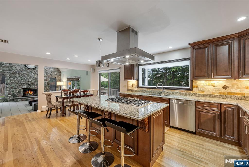 12 Jason Woods Road Closter, NJ 07624 - Photo 8 of 36