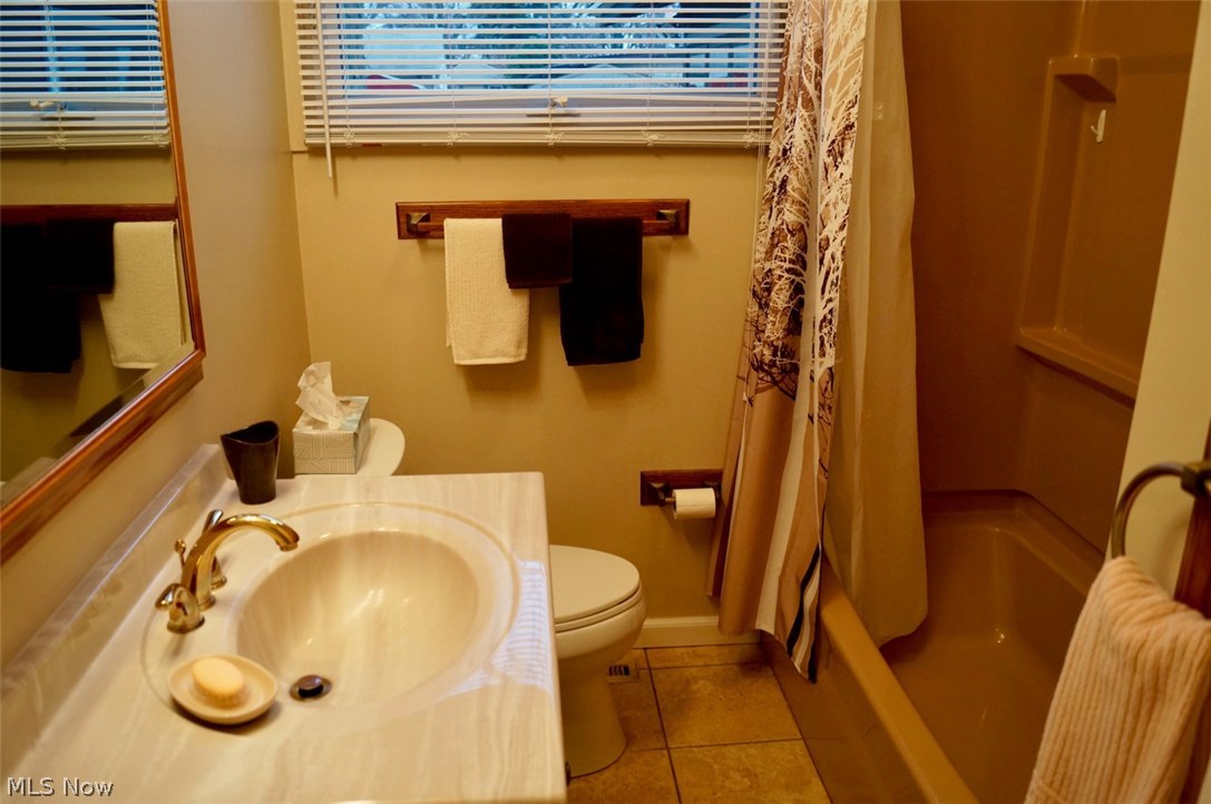 6411 Springwood Road Parma Heights, OH 44130 - Photo 20 of 35