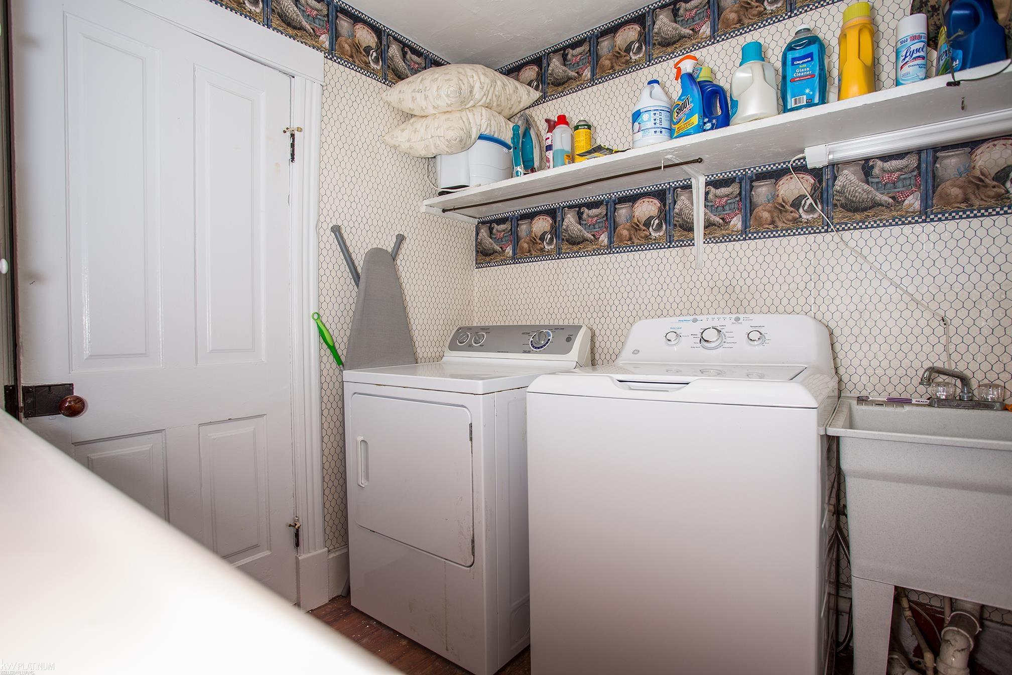5601 Jeddo Road Jeddo, MI 48032 - Photo 16 of 41 Main Floor Laundry