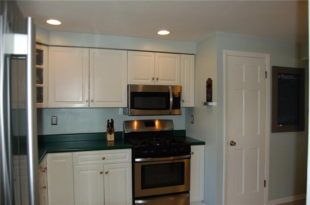 246 Lytton Road Coraopolis, PA 15108 - Photo 12 of 25 Gallery Image 12