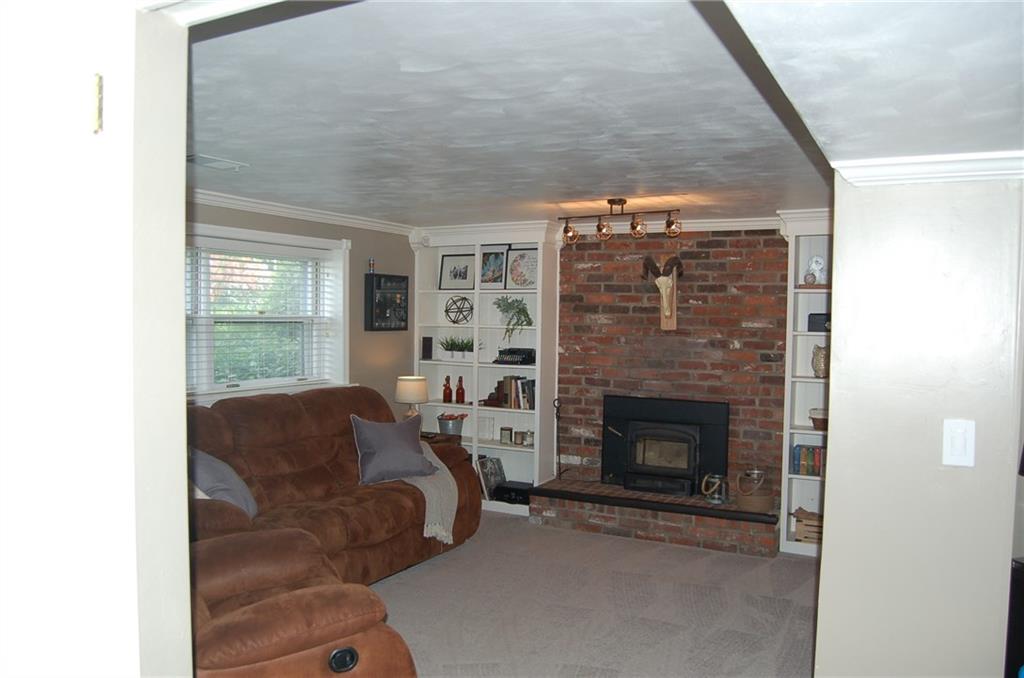 246 Lytton Road Coraopolis, PA 15108 - Photo 21 of 25 Gallery Image 21