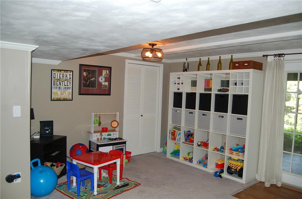 246 Lytton Road Coraopolis, PA 15108 - Photo 22 of 25 Gallery Image 22