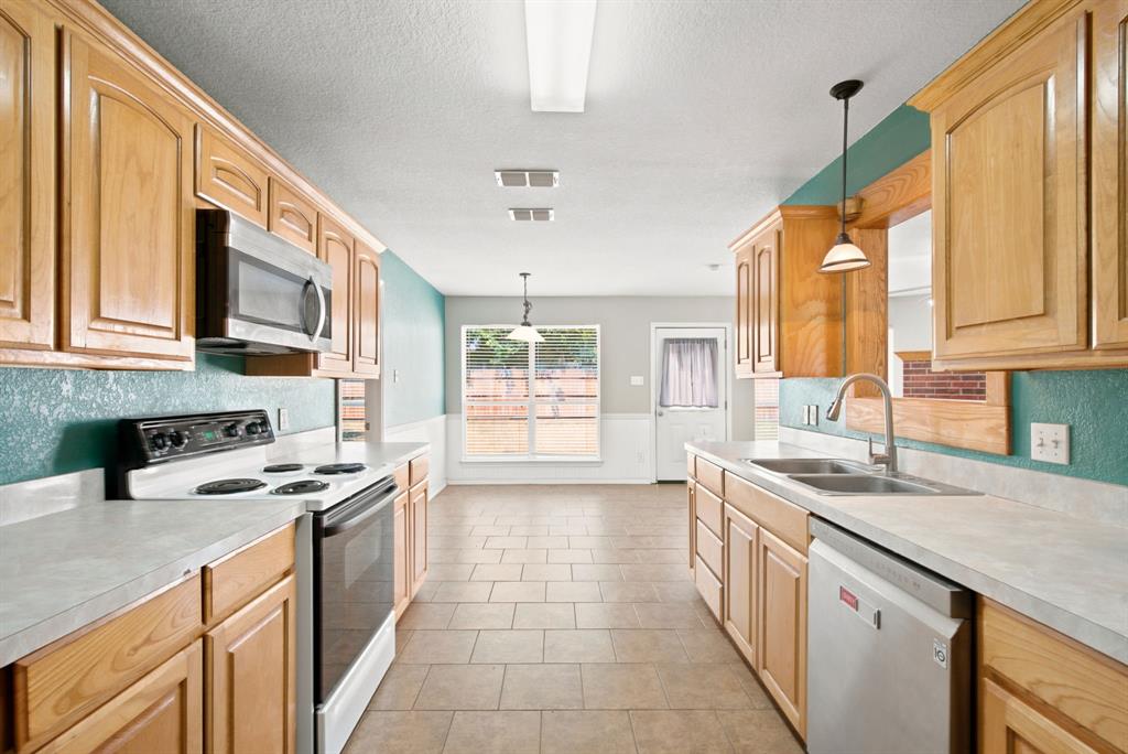 613 North Ave D Springtown, TX 76082 - Photo 15 of 40 Gallery Image 15