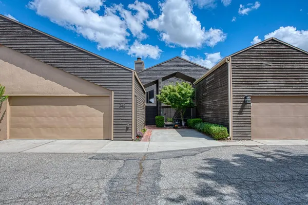 $289,000 | 345 Sylmar Avenue, Clovis, CA 93612