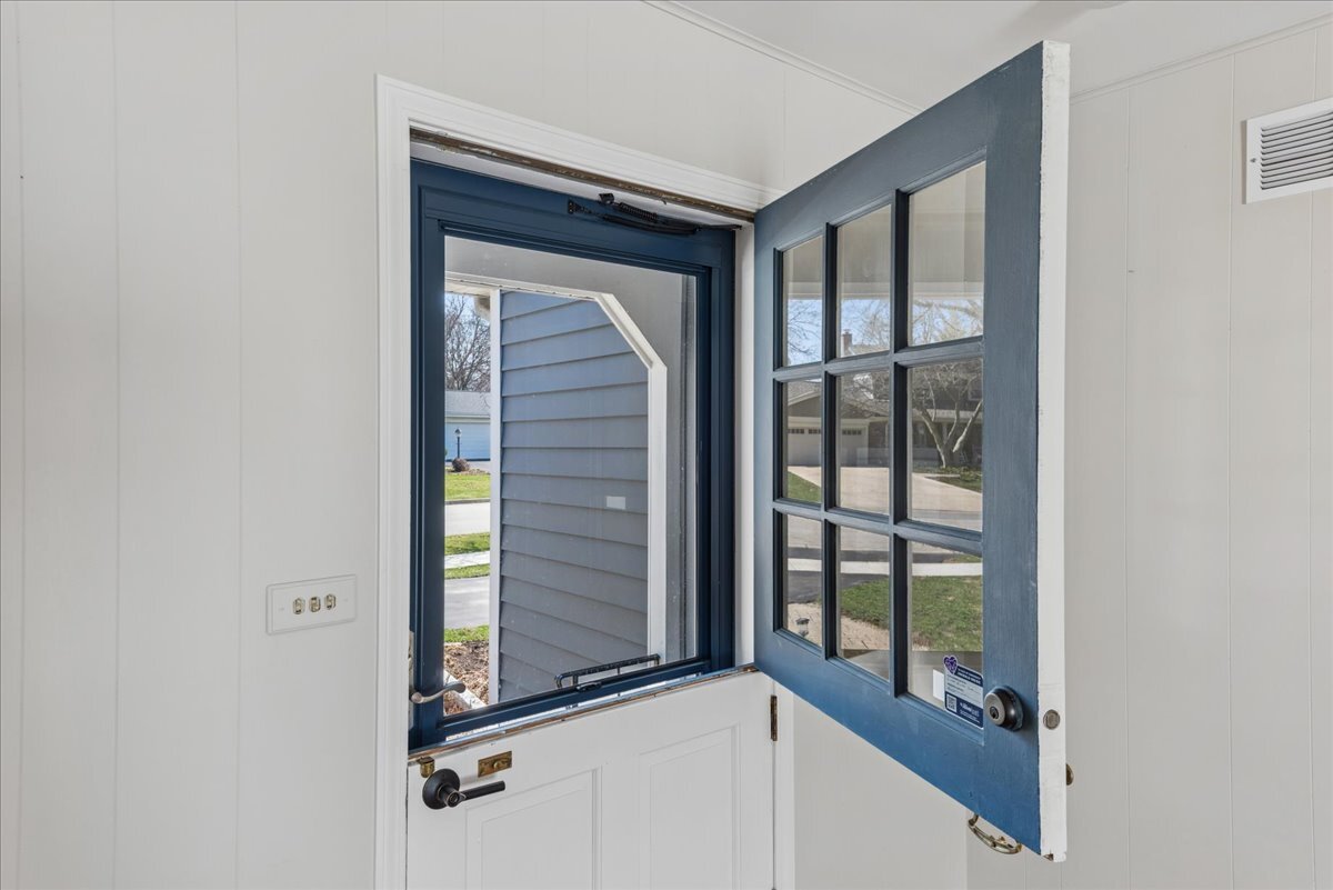 1318 Gamon Road Wheaton, IL 60189 - Photo 15 of 35