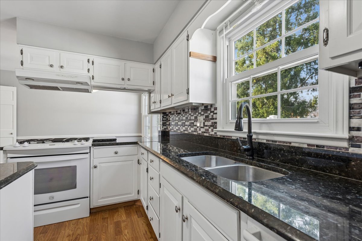 1318 Gamon Road Wheaton, IL 60189 - Photo 10 of 35